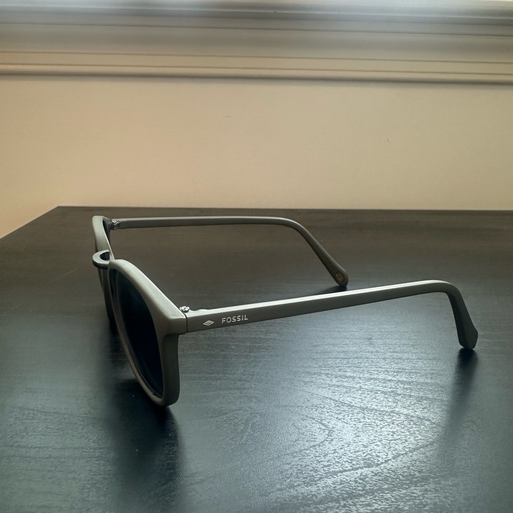 Fossil Gray 53757 Sunglasses - Picture 3 of 6